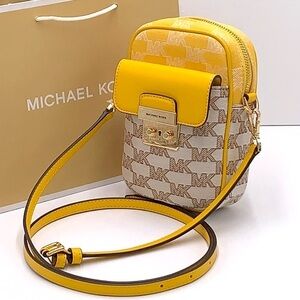 MICHAEL KORS SLOAN EDITOR SMALL NS TOP ZIP FLAP PACKET XBODY BUTTER MULTI